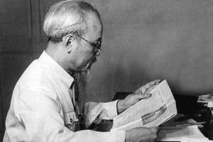 Kỷ niệm 132 năm Ngày sinh Chủ tịch Hồ Chí Minh